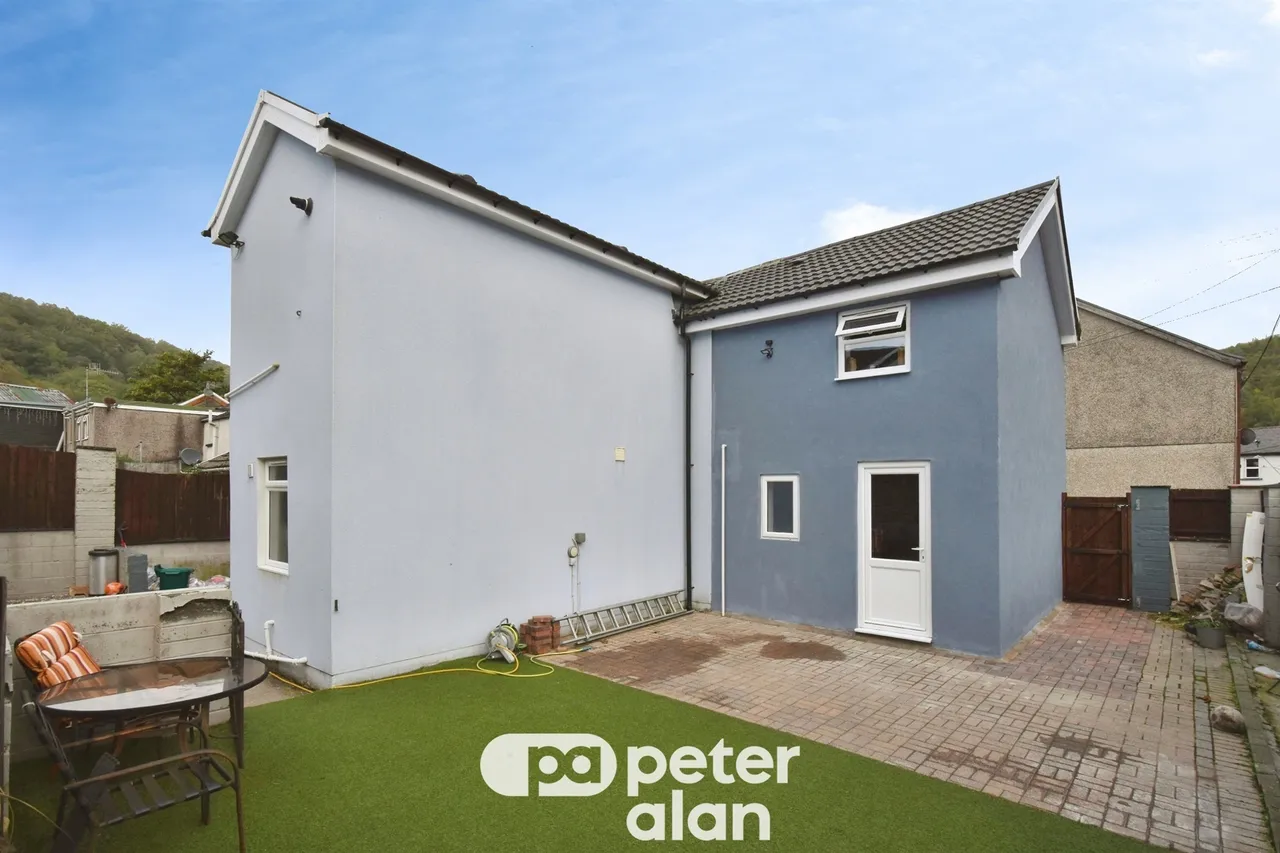 Cwmneol Place, Aberdare, CF44, photo 23