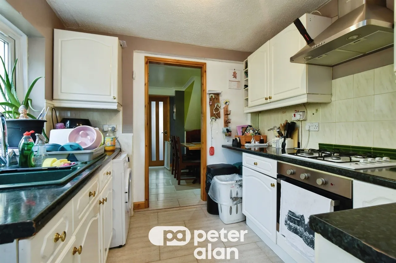 Cwmneol Place, Aberdare, CF44, photo 9
