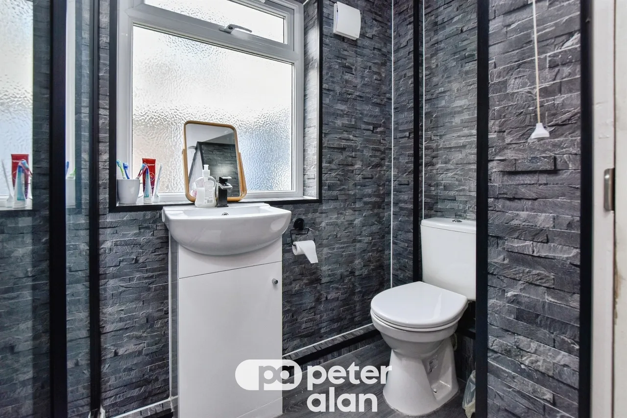 Cwmneol Place, Aberdare, CF44, photo 8