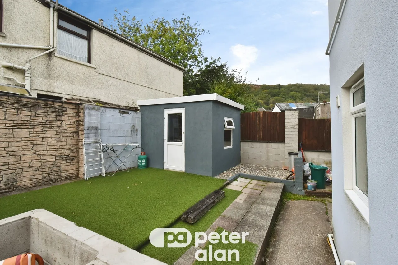Cwmneol Place, Aberdare, CF44, photo 24