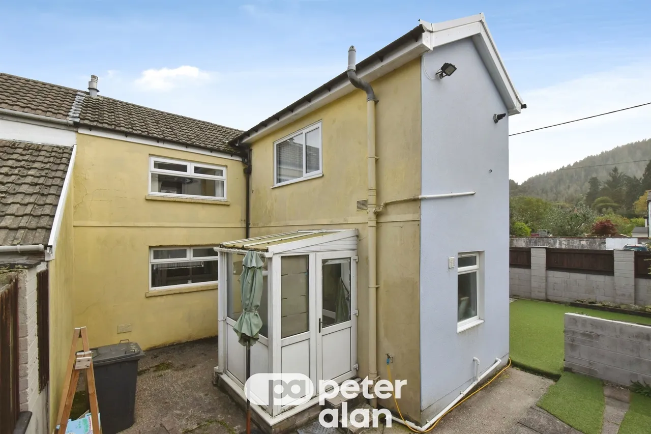 Cwmneol Place, Aberdare, CF44, photo 22