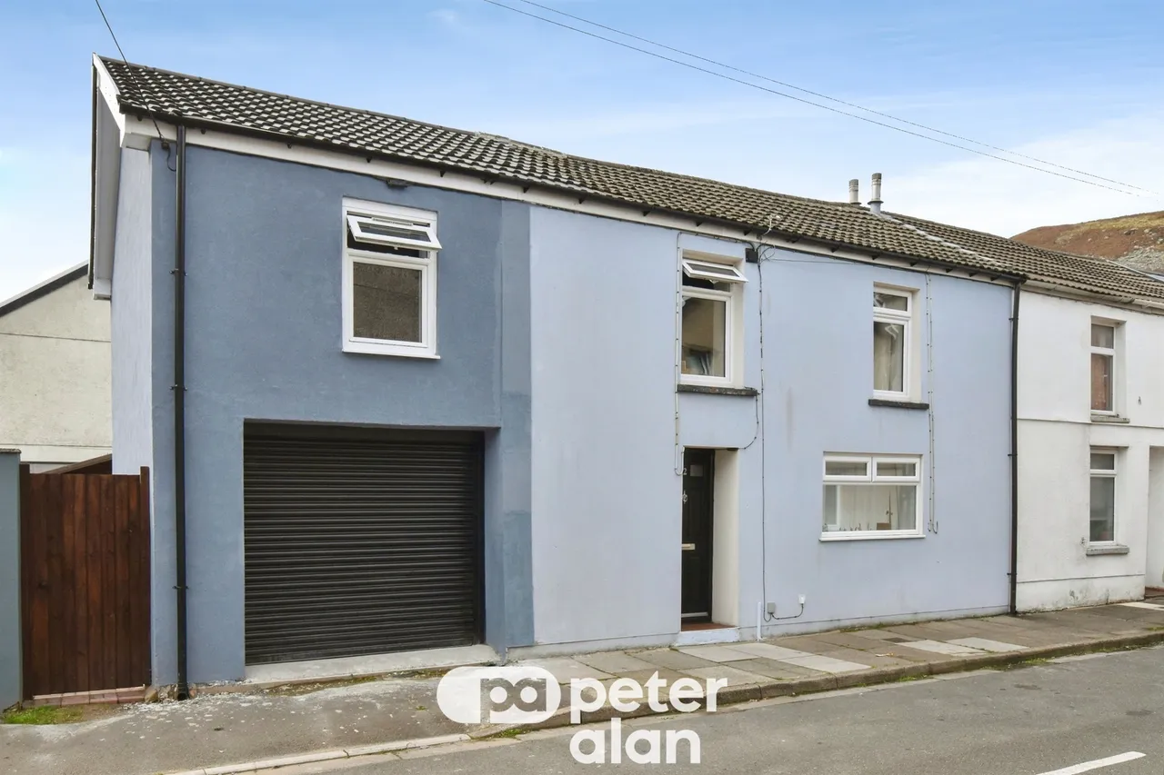 Cwmneol Place, Aberdare, CF44, photo 21