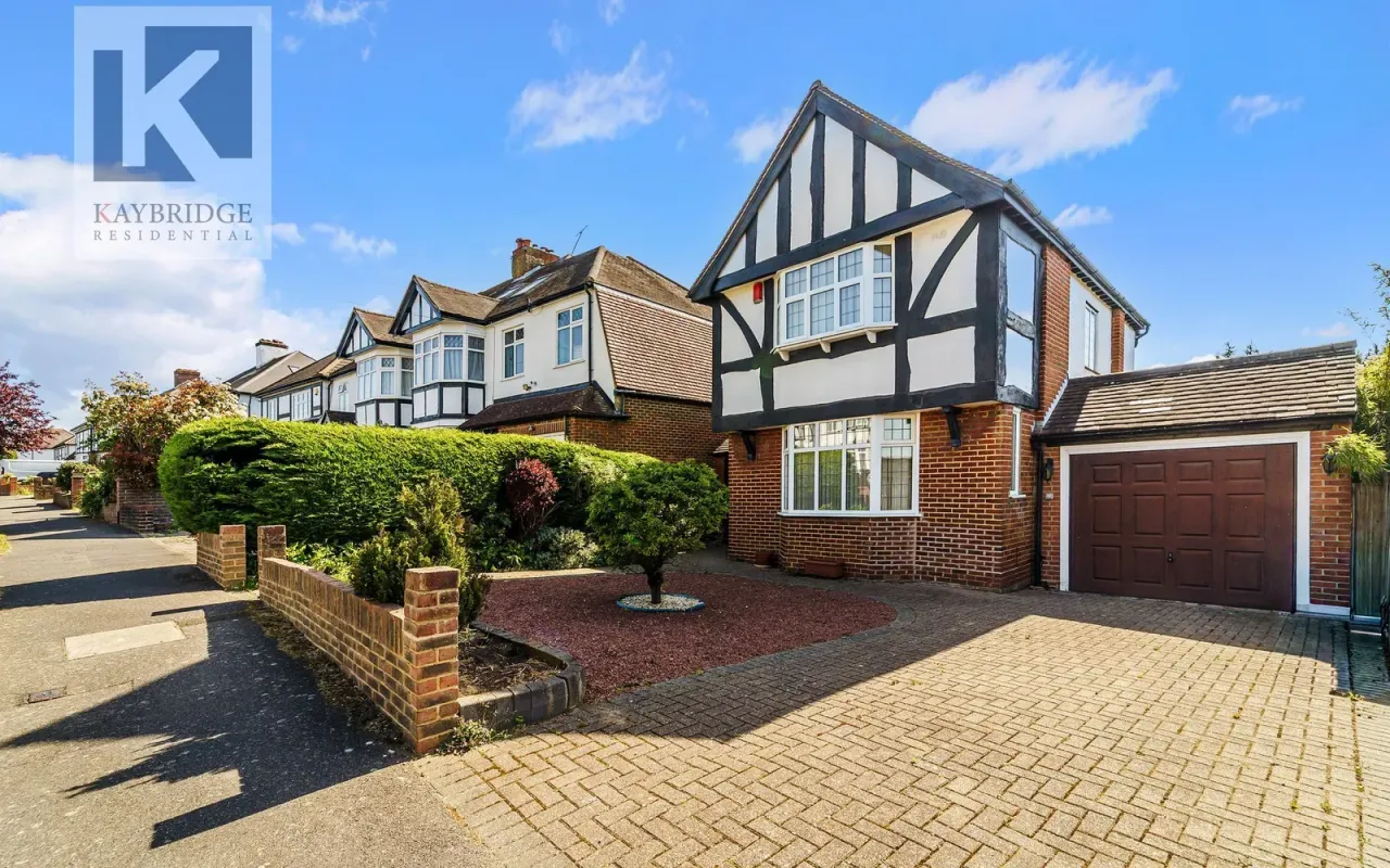 Waverley Road, Epsom, KT17, photo 16