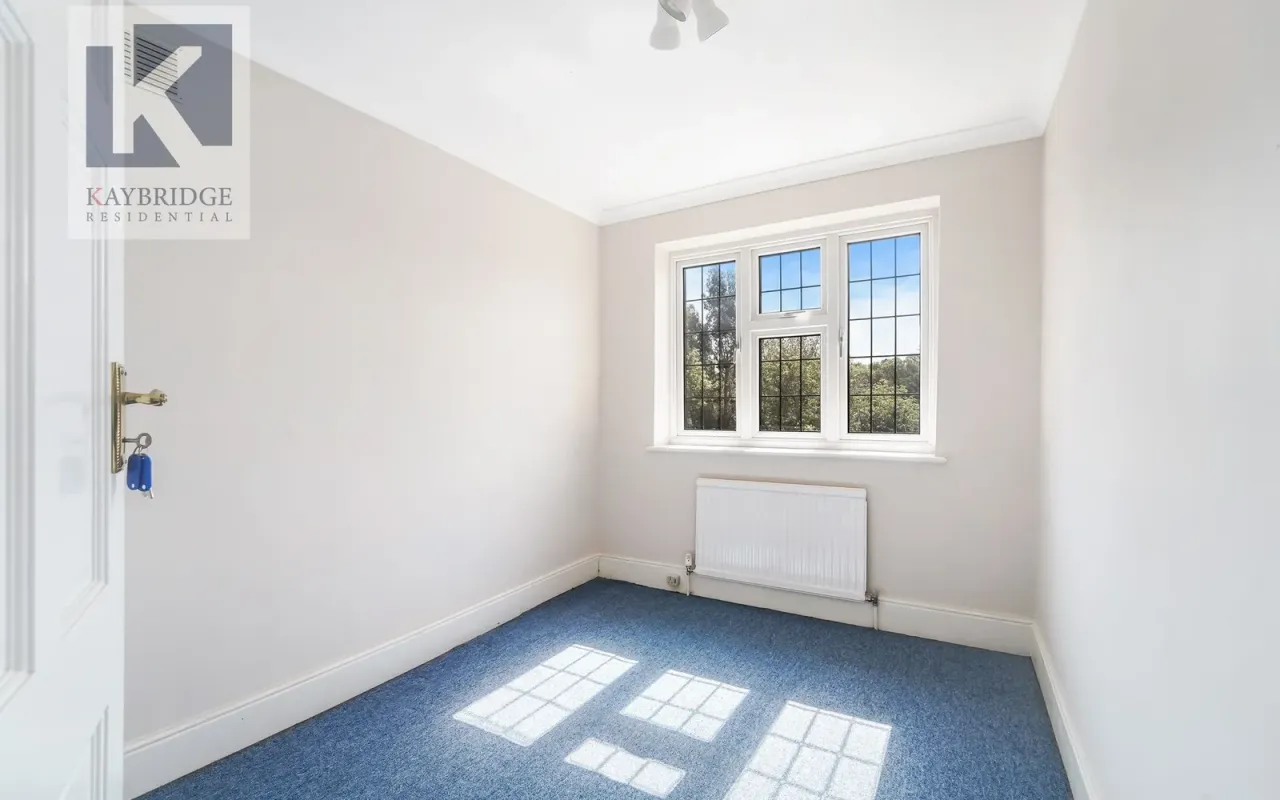 Waverley Road, Epsom, KT17, photo 13