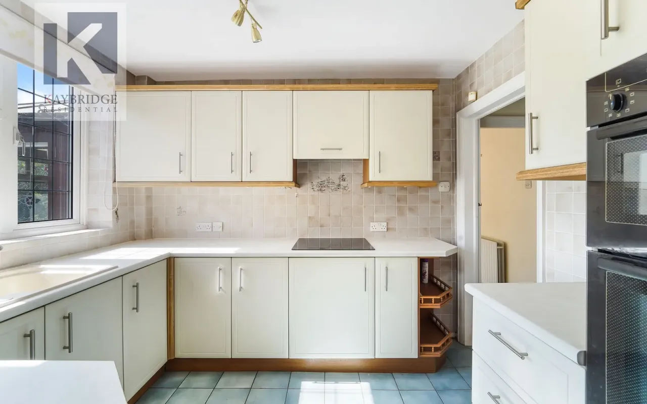 Waverley Road, Epsom, KT17, photo 4