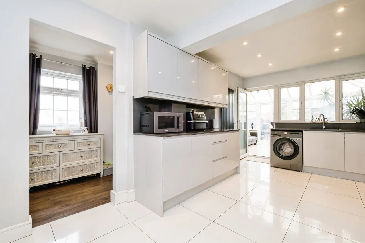 Heaton Way, Romford, RM3, photo 17