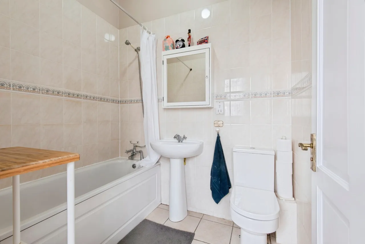 Claremont Court, Rose Lane, Biggleswade, Bedfordshire, SG18, photo 10