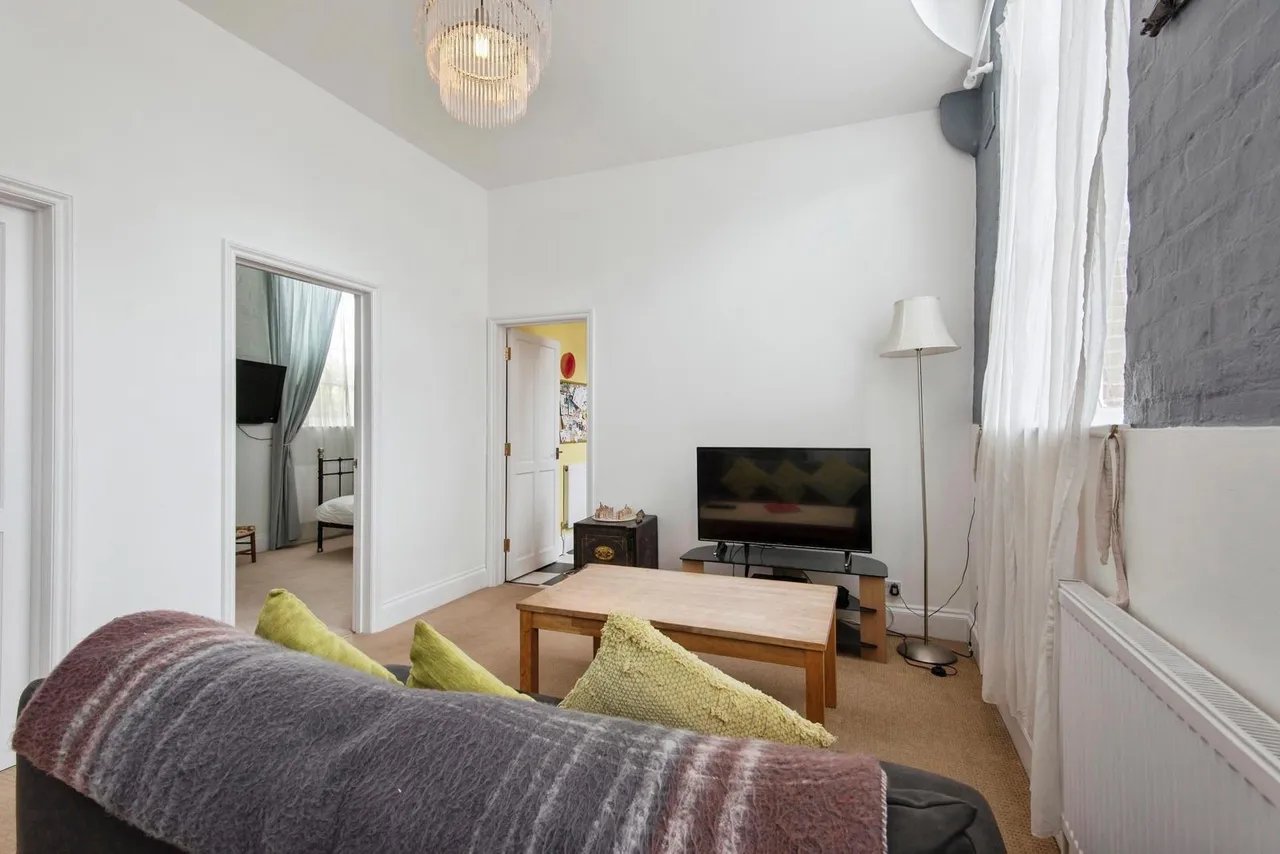 Claremont Court, Rose Lane, Biggleswade, Bedfordshire, SG18, photo 3