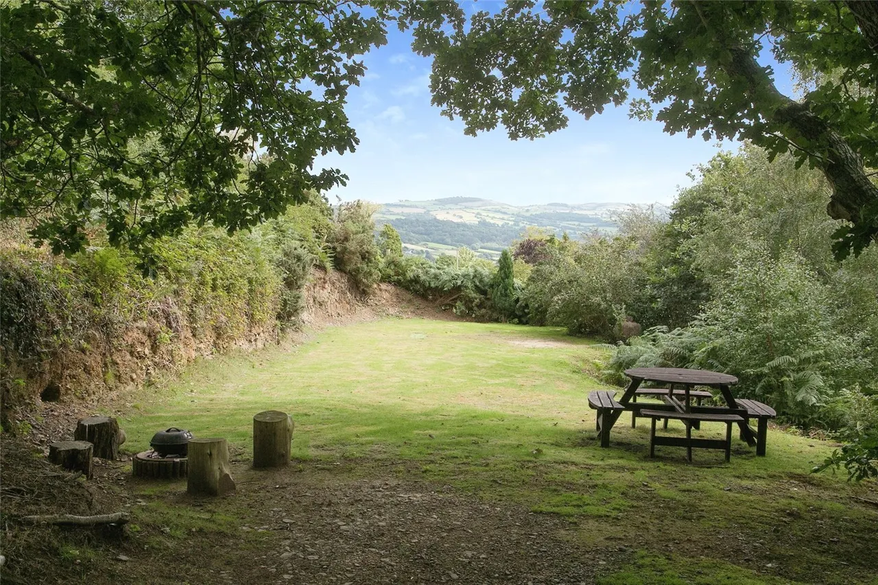 Iolyn Park, Conwy, LL32, photo 23