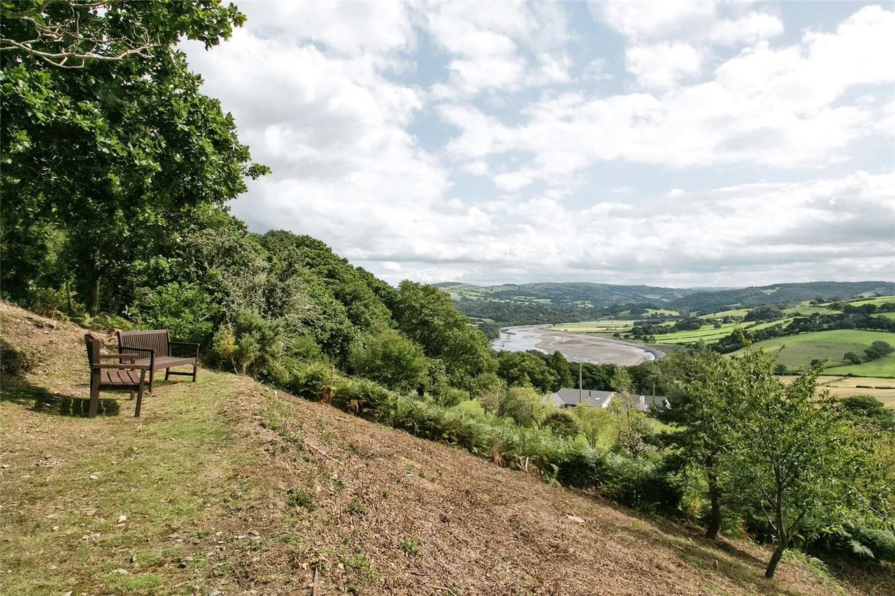 Iolyn Park, Conwy, LL32, photo 27