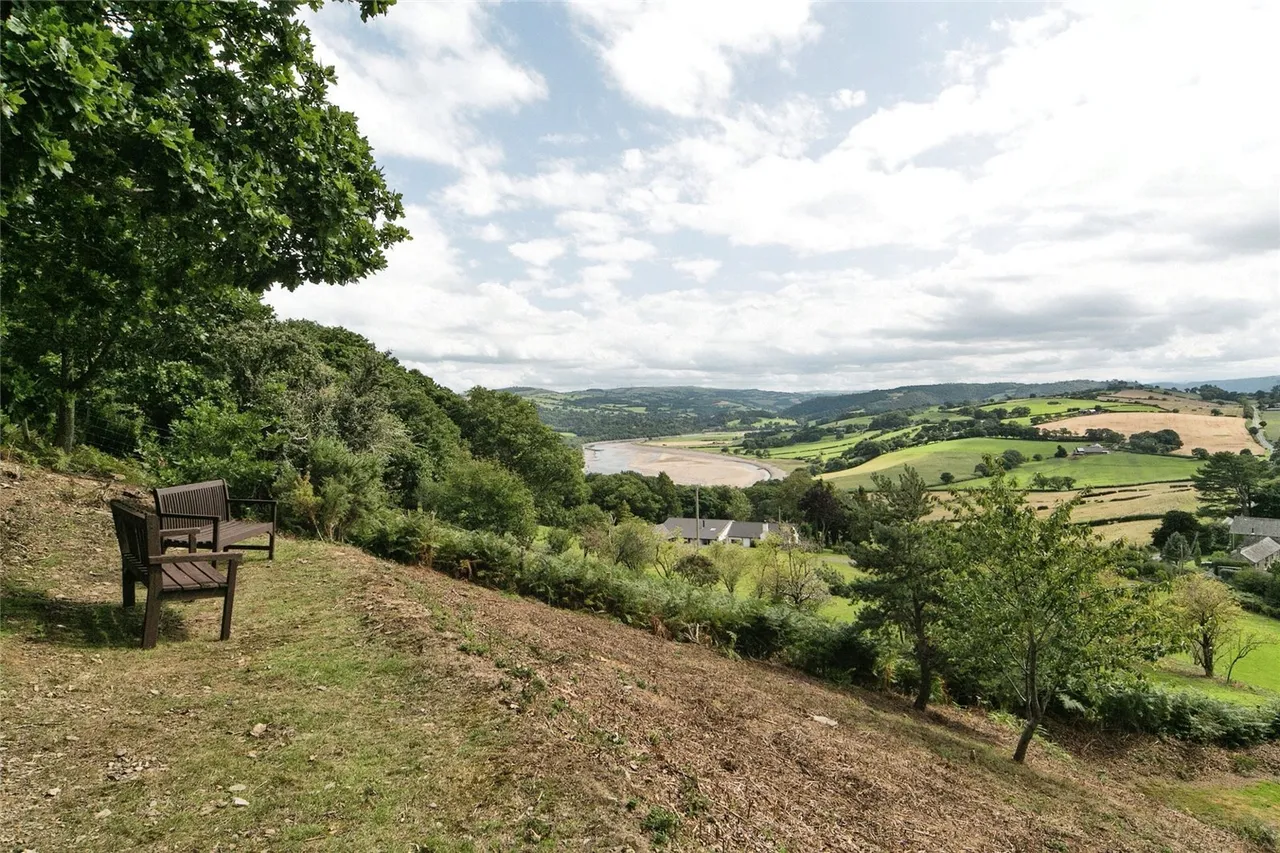 Iolyn Park, Conwy, LL32, photo 6