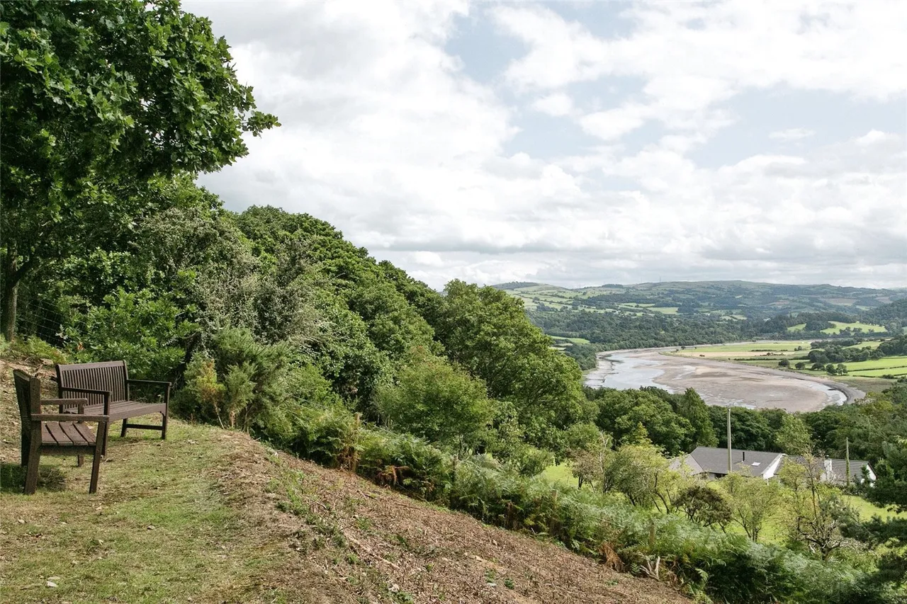 Iolyn Park, Conwy, LL32, photo 29