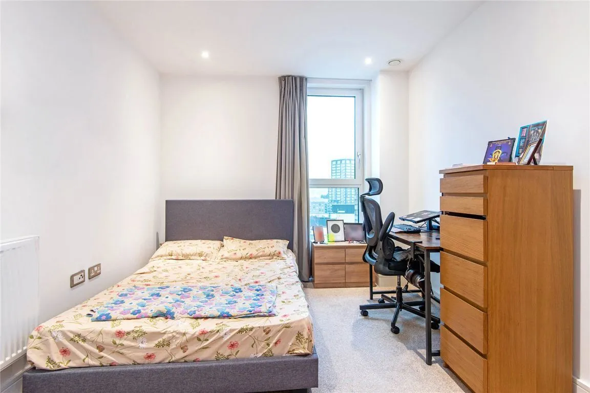 Caxton Street North, London, photo 6