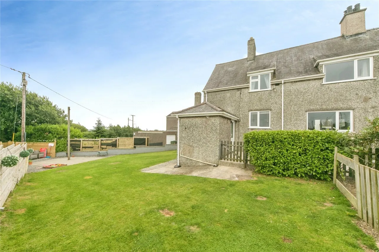 Rhosmeirch, Llangefni, LL77, photo 30