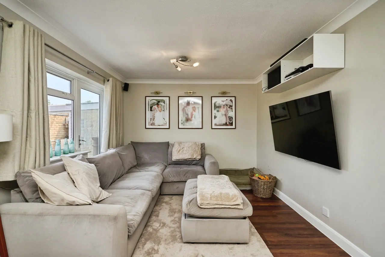 Mountbatten Drive, Carisbrooke, Newport, photo 6