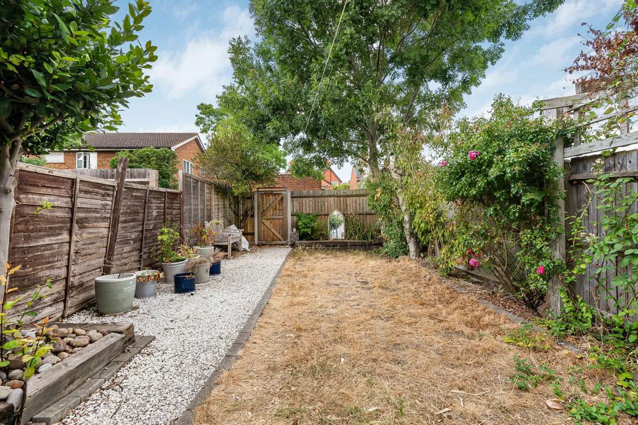 Queens Road, Egham, TW20, photo 25