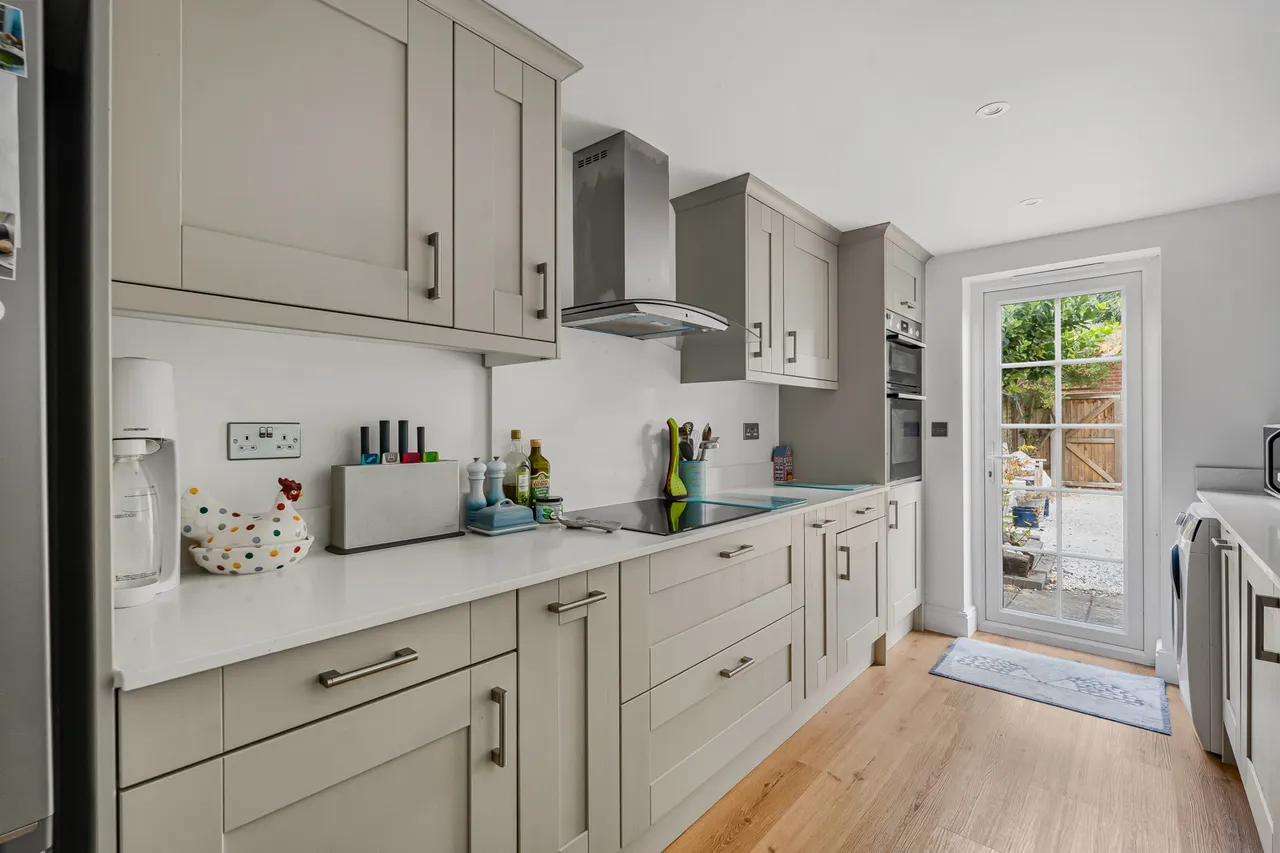 Queens Road, Egham, TW20, photo 3