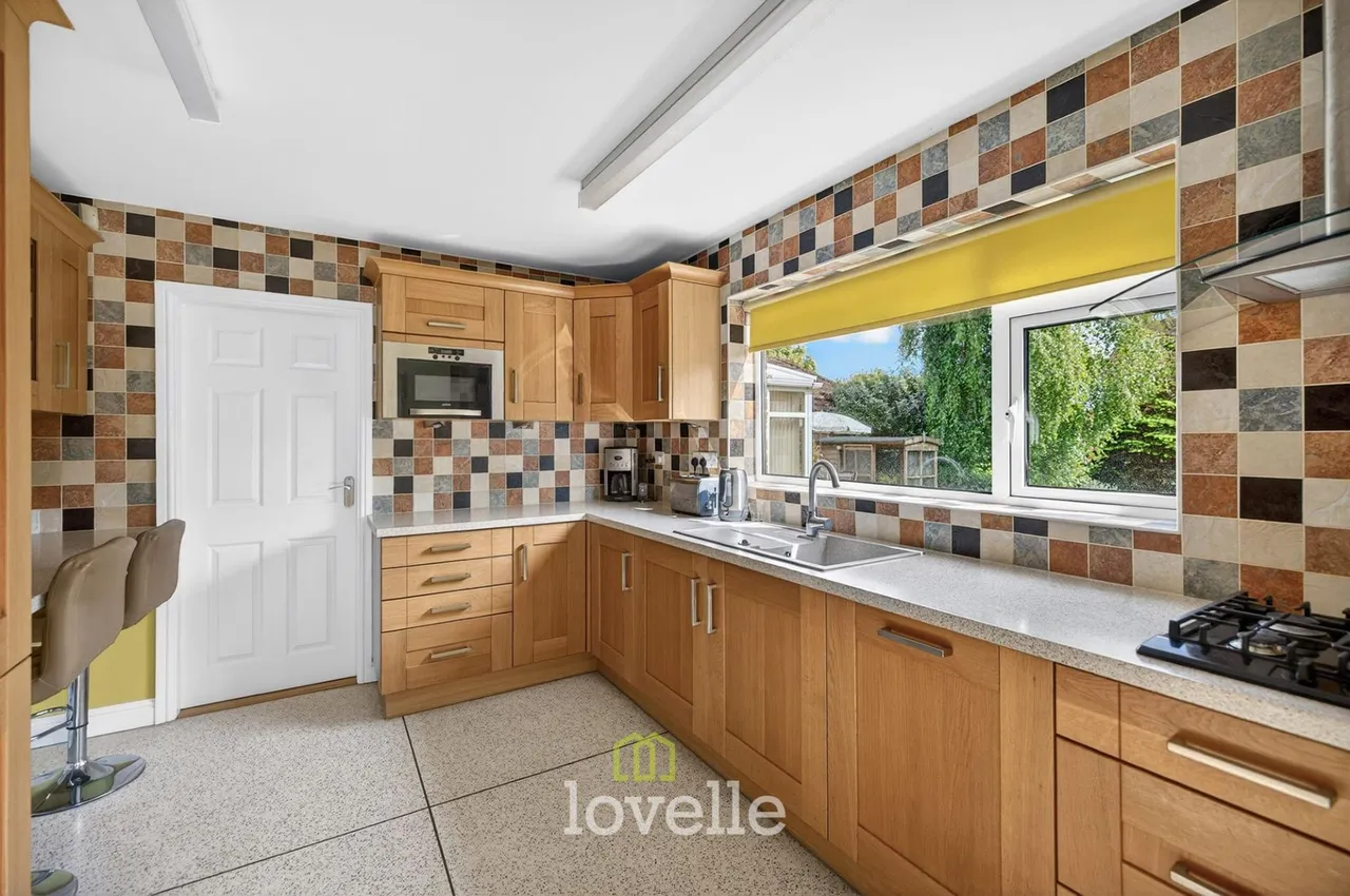 Stallingborough Road, Healing, DN41, photo 16