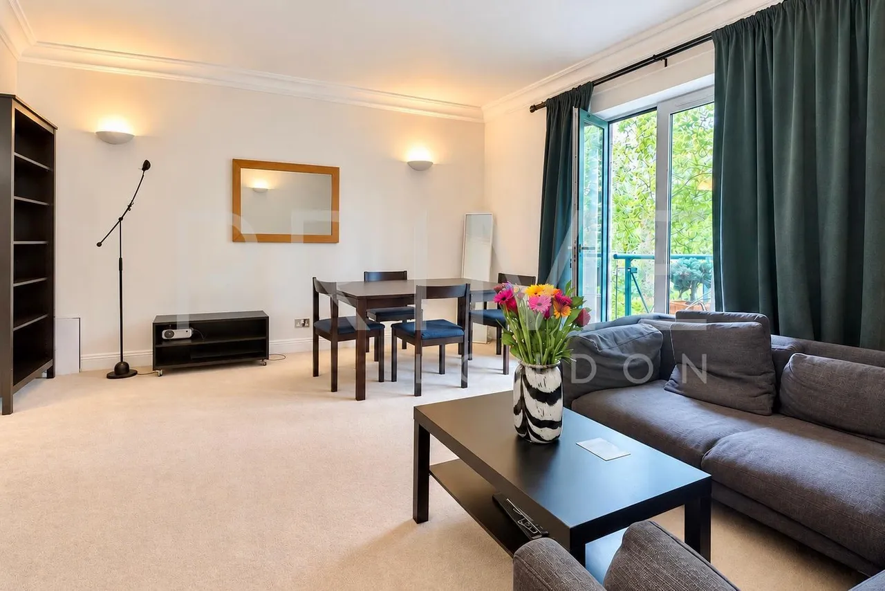 1 bed flat for sale, Westminster Bridge Road, SE1