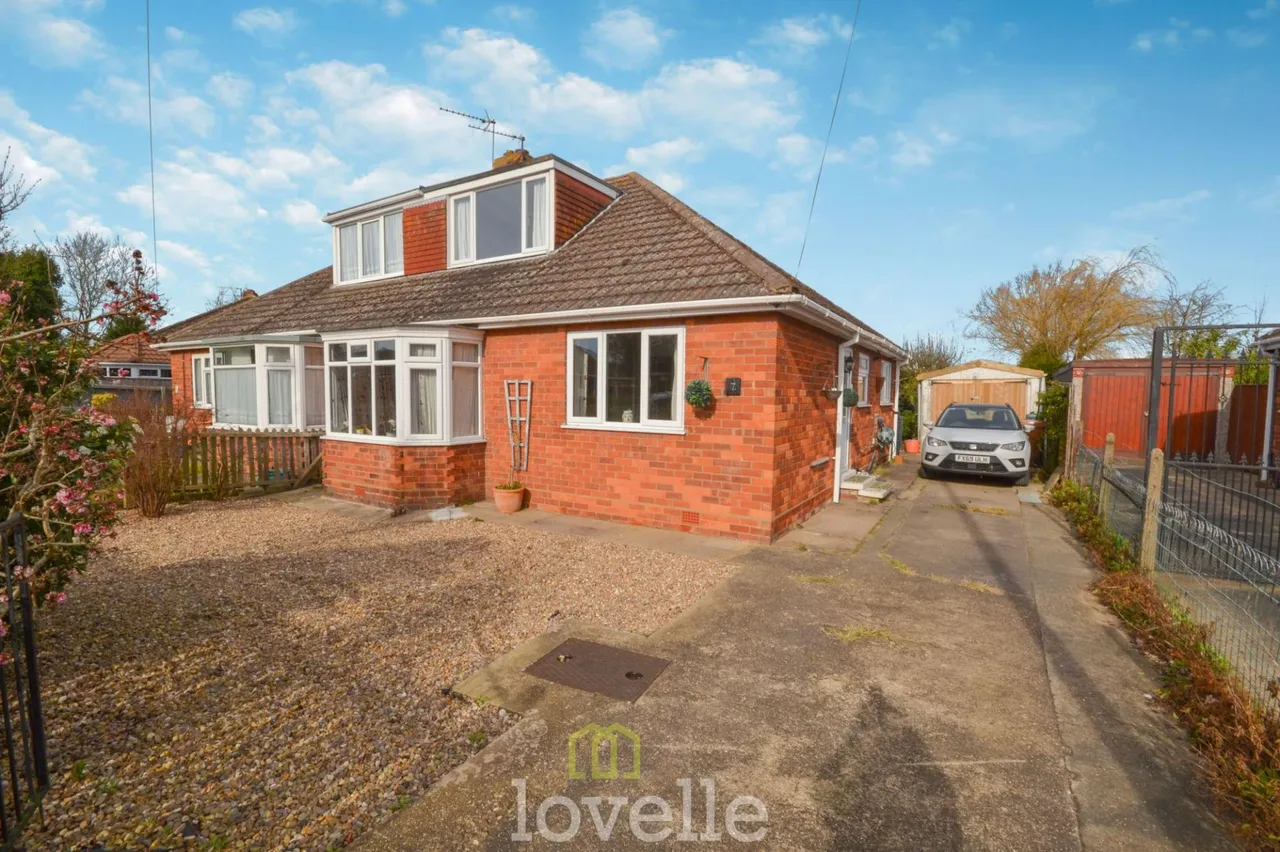 2 bed house for sale, Marquis Avenue, New Waltham, DN36