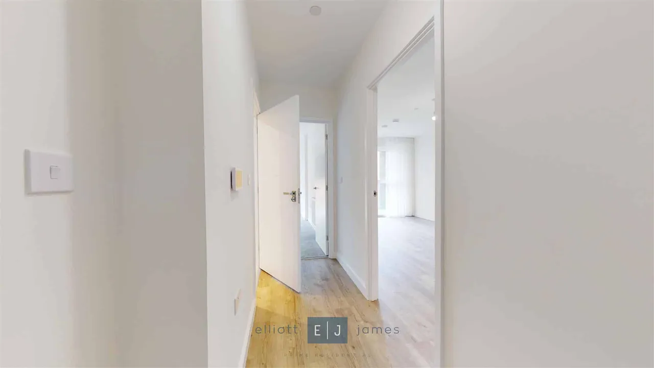Epping Gate, Loughton, IG10, photo 2