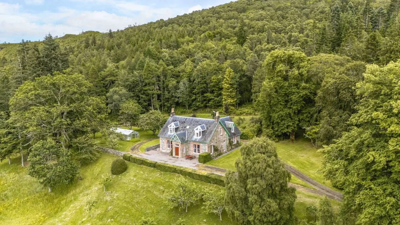 Mauld Estate, Struy, Beauly, Inverness-Shire, IV4 7NE, photo 6