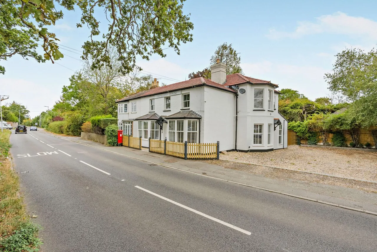 4 bed property for sale — Maidens Green, Winkfield, Windsor, SL4 4SJ