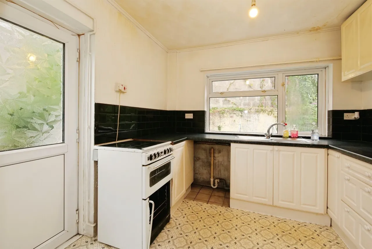 Coychurch Road Gardens, Bridgend, CF31, photo 4