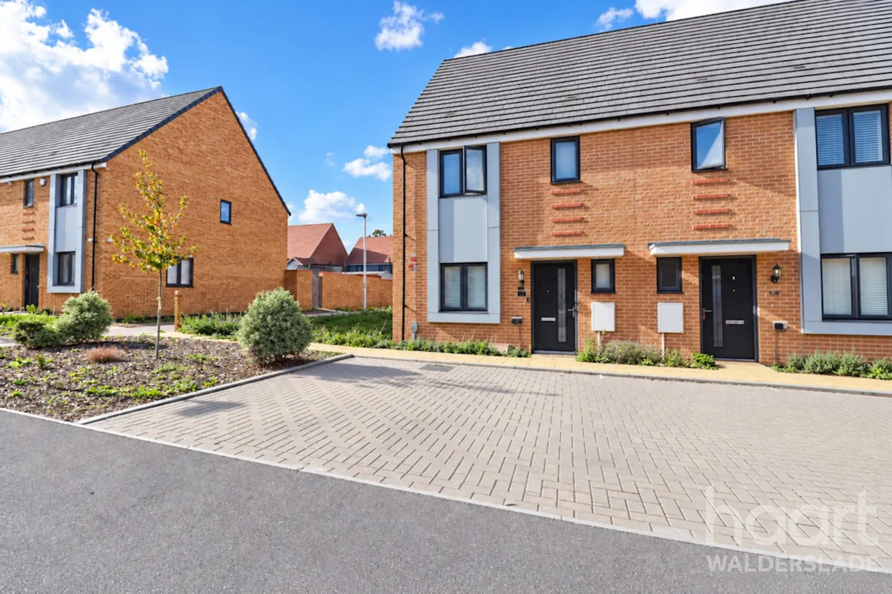 3 bed house for sale, Cherry Orchard Drive, Gillingham, ME8