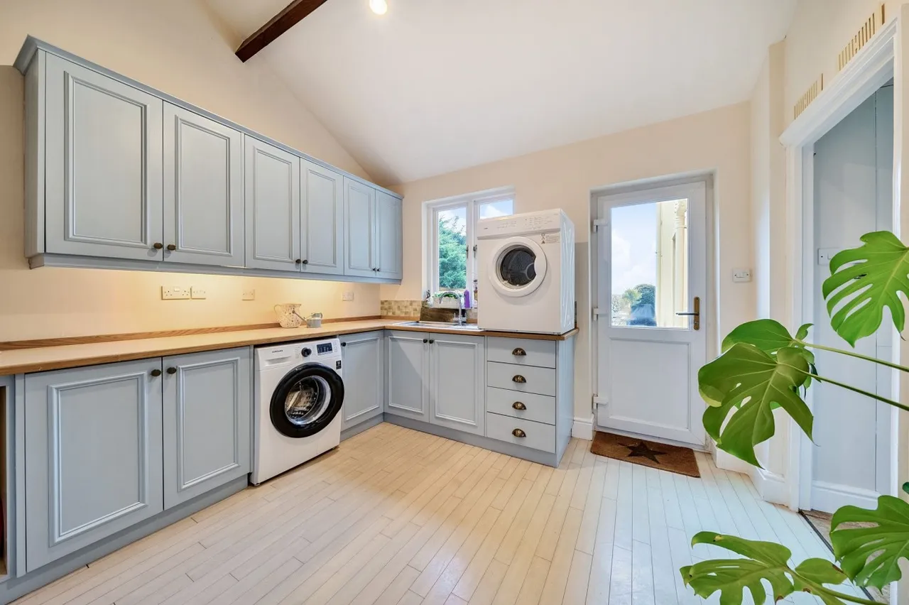 Pitchings, Congresbury, Bristol BS49 5AW - country residence with annexe set in 15 acres with spectacular views, photo 8