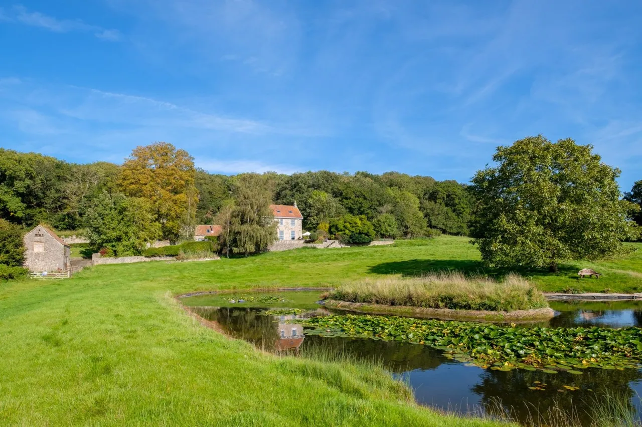 Pitchings, Congresbury, Bristol BS49 5AW - country residence with annexe set in 15 acres with spectacular views, photo 21