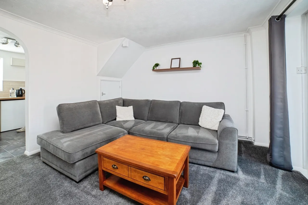 Vera Crescent, Rainworth, Mansfield, Nottinghamshire, NG21, photo 8