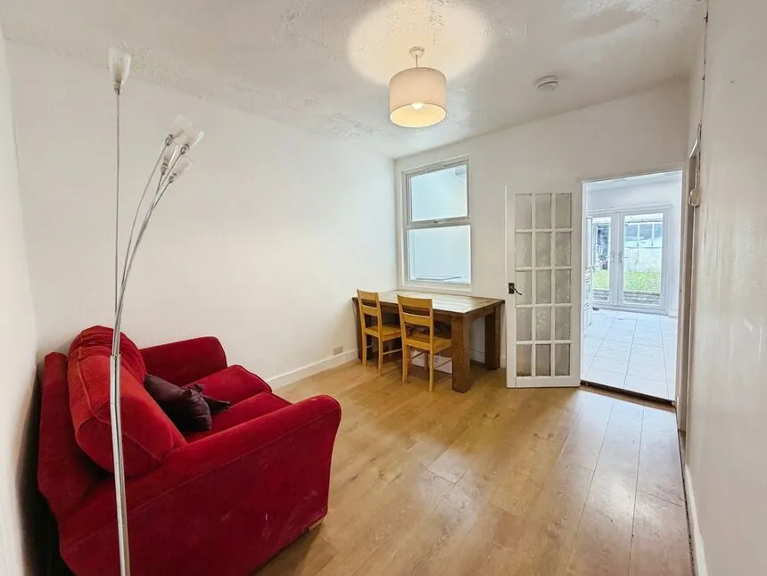 Whippendell Road, Watford, Hertfordshire, WD18, photo 2