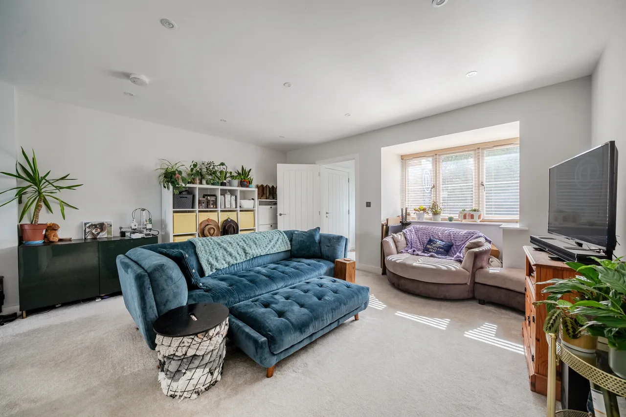 Meadow Way, Thatcham, RG19, photo 2