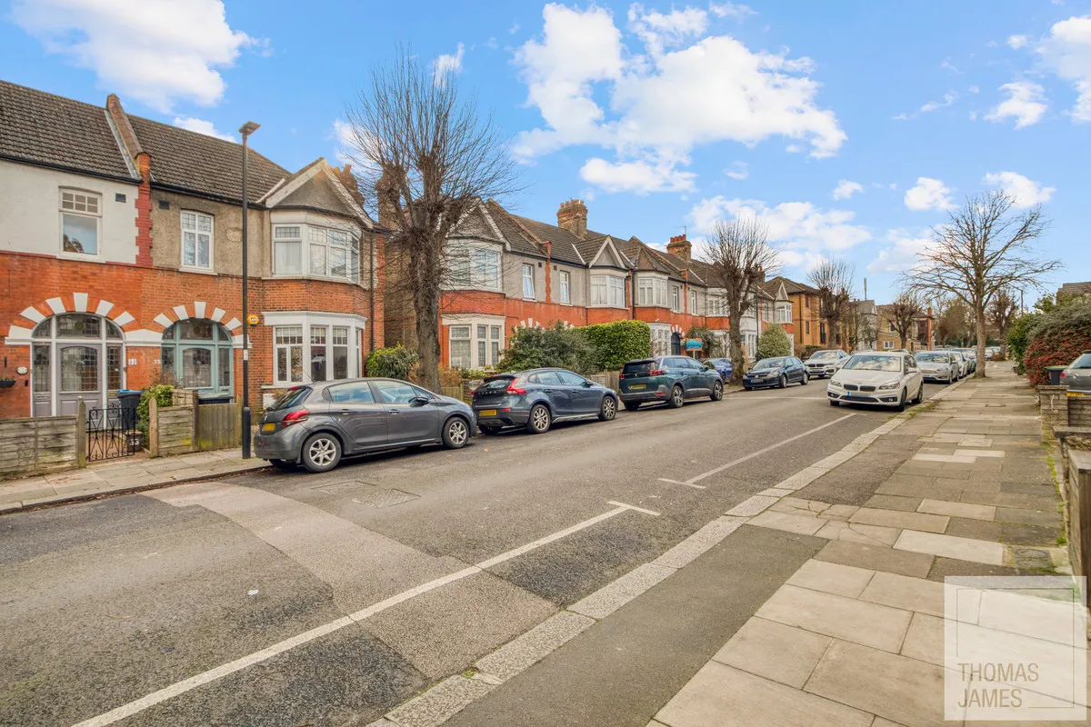 London, N13, photo 17