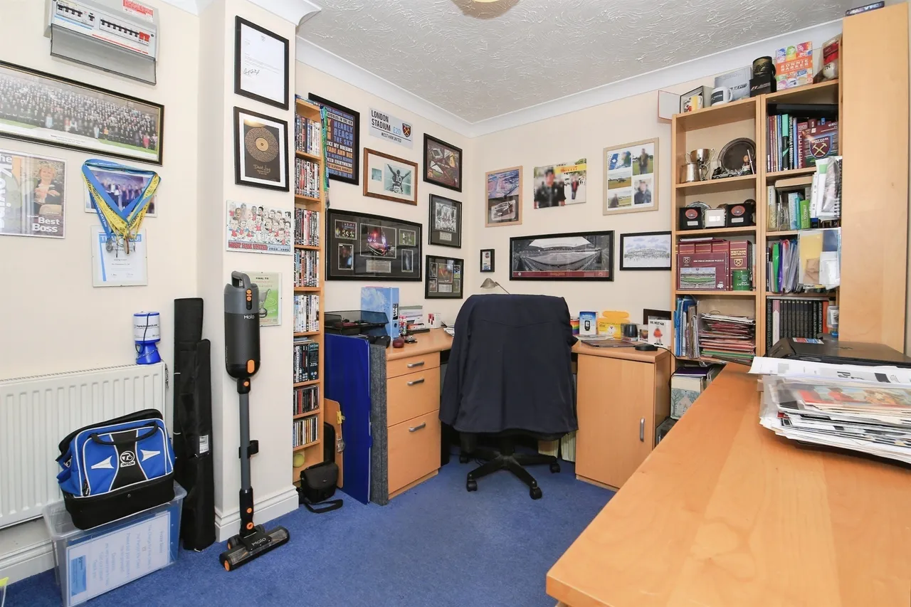 Ford Close, Yaxley, PETERBOROUGH, photo 10