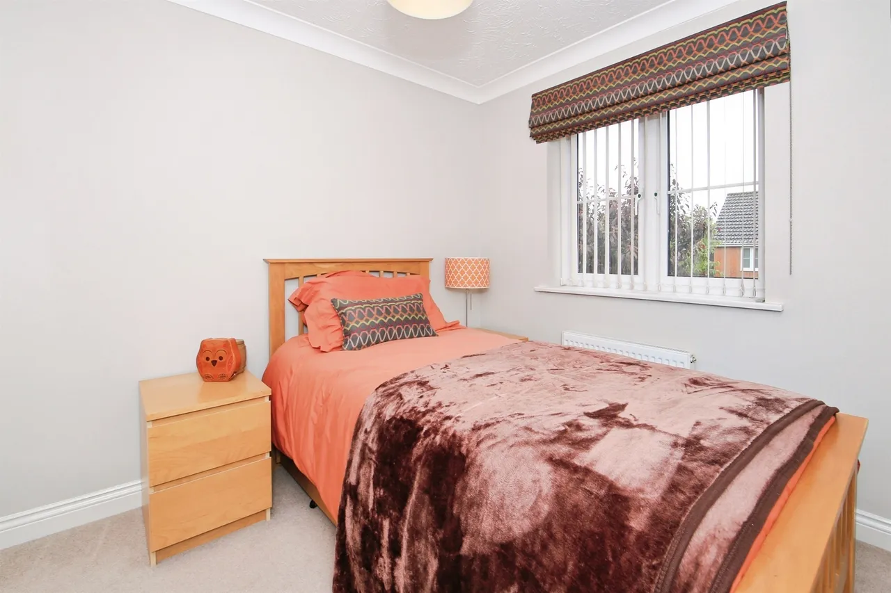 Ford Close, Yaxley, PETERBOROUGH, photo 8
