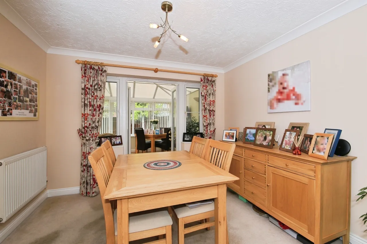 Ford Close, Yaxley, PETERBOROUGH, photo 5