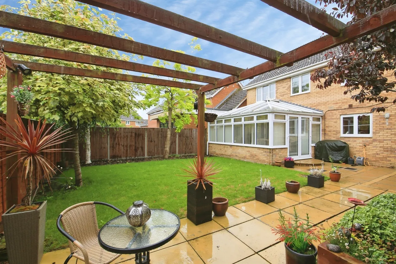 Ford Close, Yaxley, PETERBOROUGH, photo 12