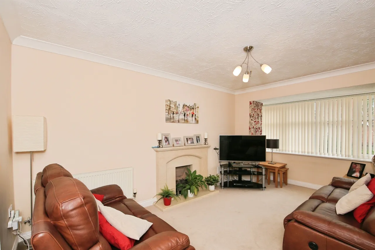 Ford Close, Yaxley, PETERBOROUGH, photo 3