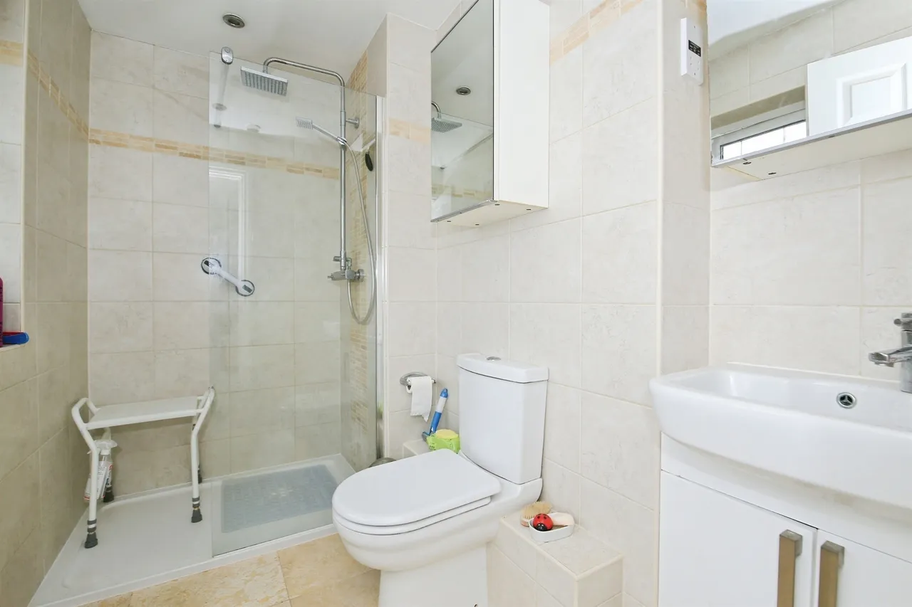 Ford Close, Yaxley, PETERBOROUGH, photo 7