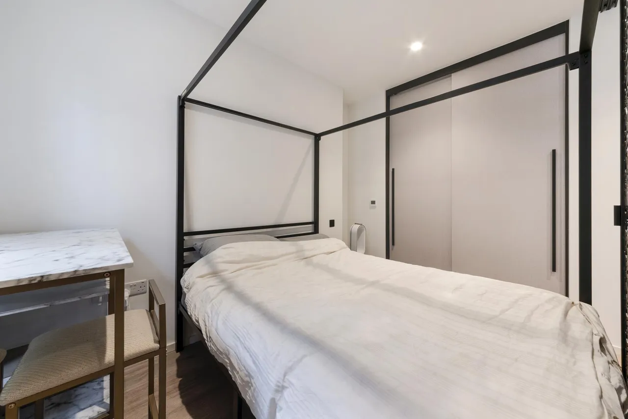 Curlew House, Heron Wharf, E14, photo 10