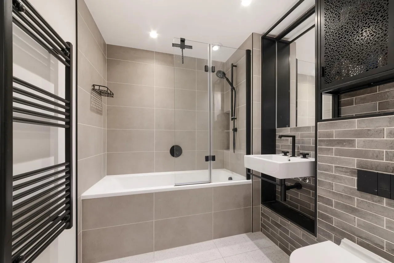 Curlew House, Heron Wharf, E14, photo 9