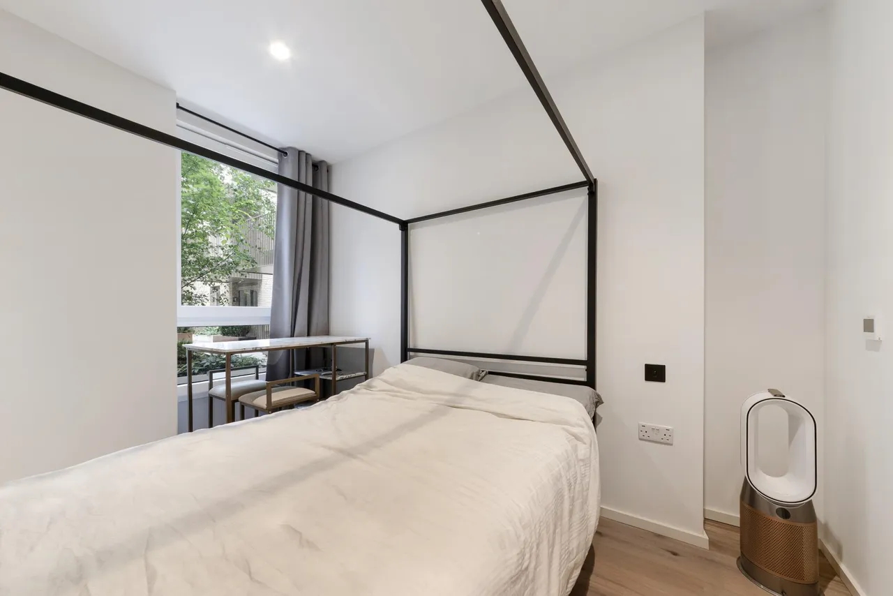 Curlew House, Heron Wharf, E14, photo 6