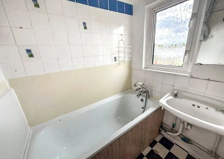 The Crescent, Egham, TW20, photo 7
