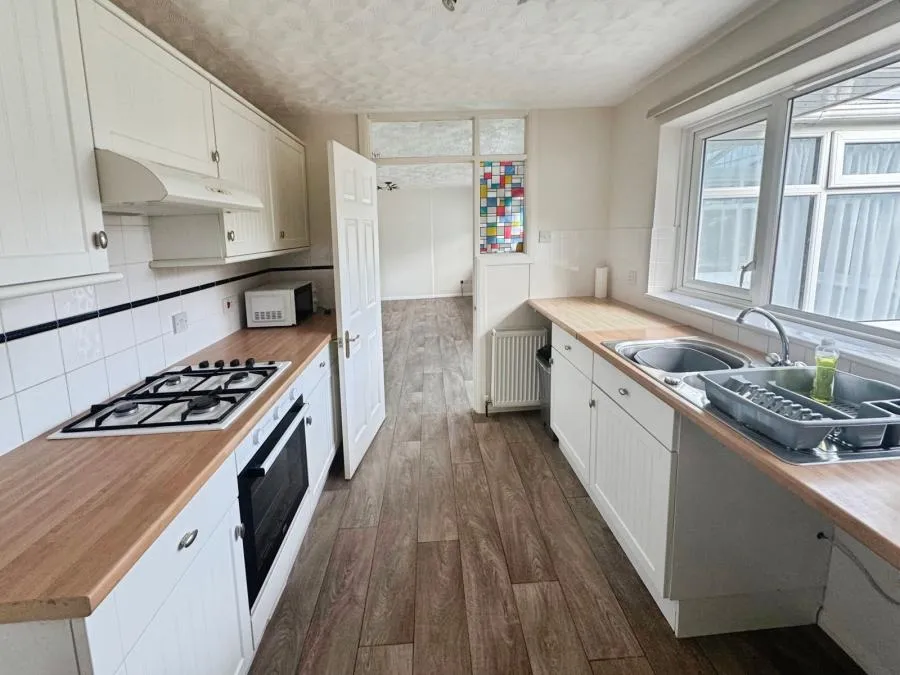 Sylvan Avenue, East Cowes, PO32, photo 9
