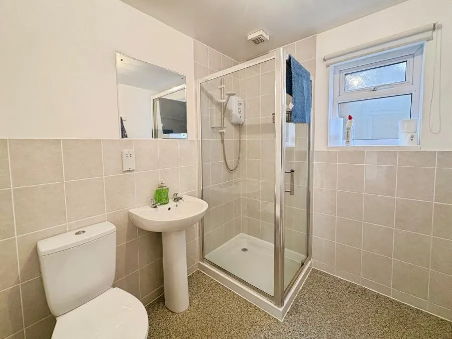 Sylvan Avenue, East Cowes, PO32, photo 10