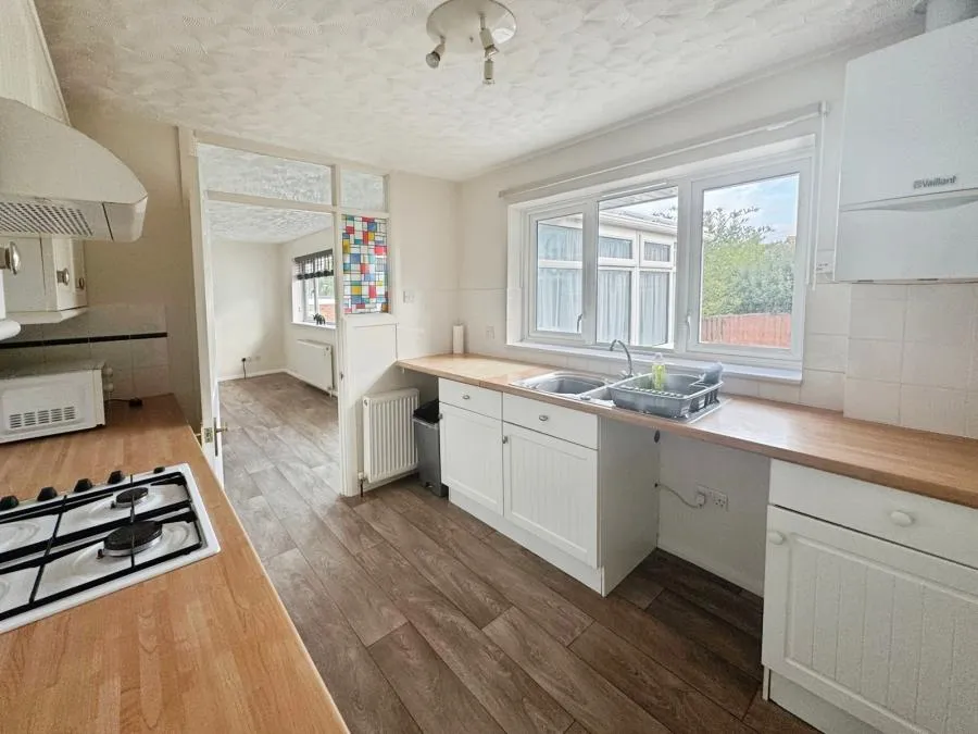 Sylvan Avenue, East Cowes, PO32, photo 8