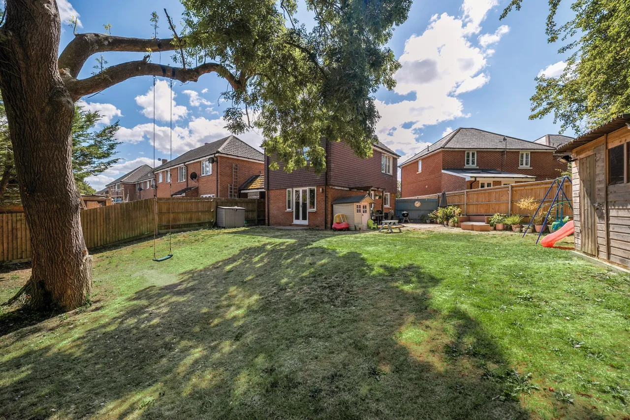 New Road, North Warnborough, Hook, RG29 1EN, photo 12