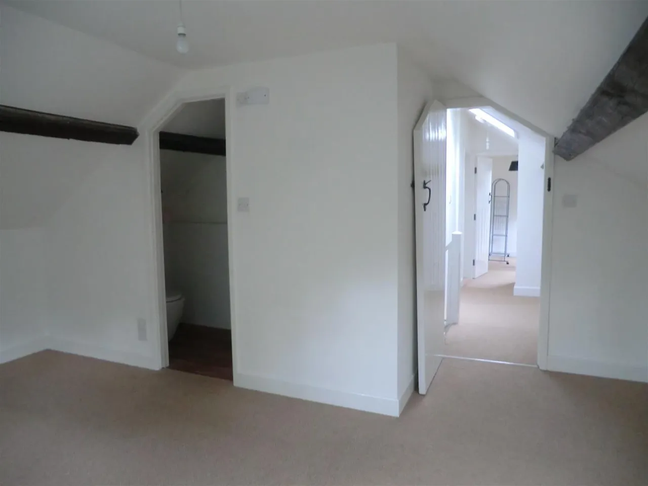 Main Street, Kirklington, Newark, photo 8